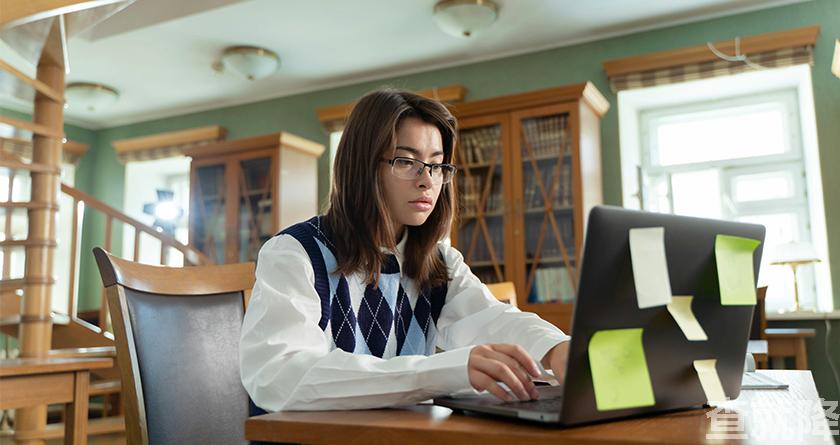 查就降,查就降官网,免费论文降重,免费论文查重系统